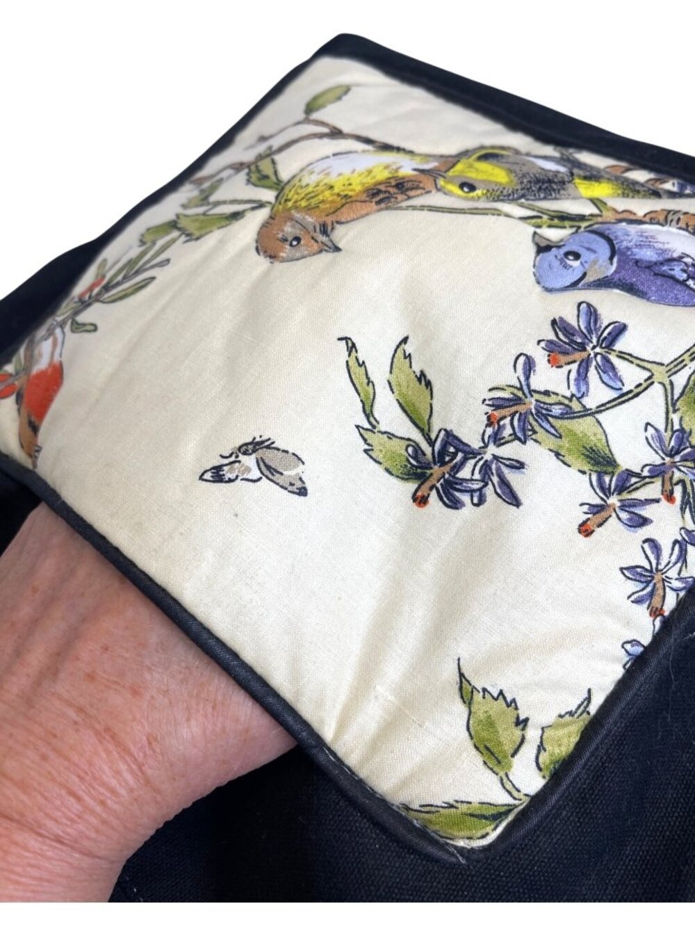 Tote Bag Quilted Fabric Purse Bird Berry Lined Black Round Handle Pocket Handbag - Picture 6 of 12